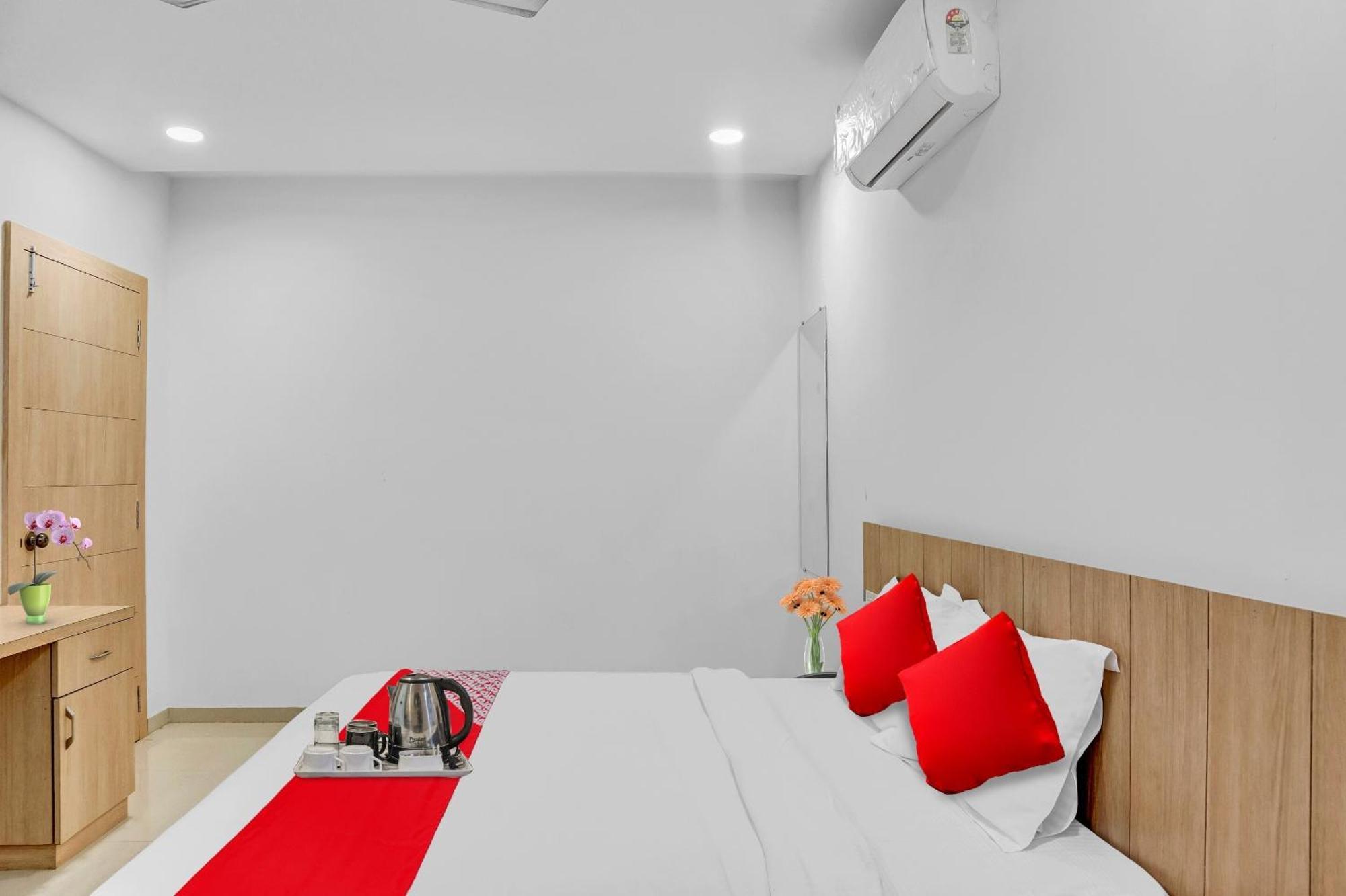 Oyo Flagship Hotel Bluemoon Варангал Екстер'єр фото
